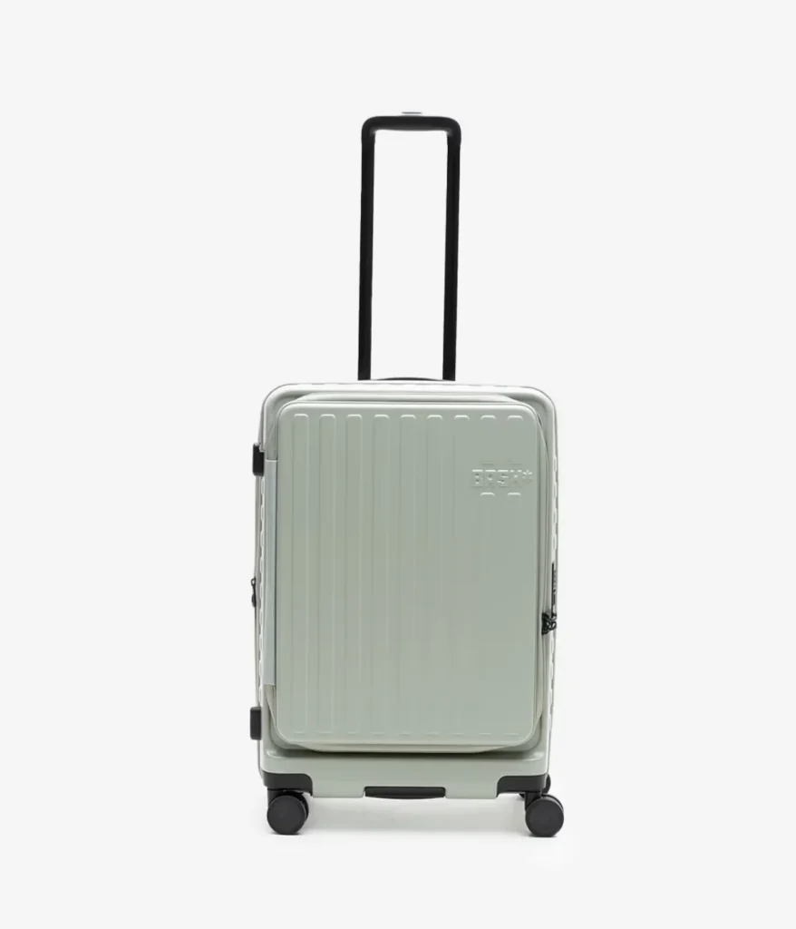medium-suitcase-size